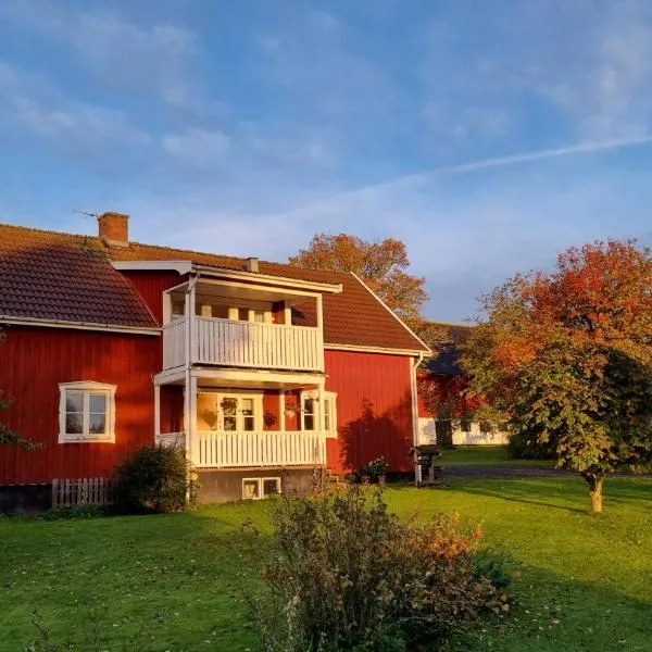 Fully equipped house in the countryside at Knohult, hotel v destinaci Aneby