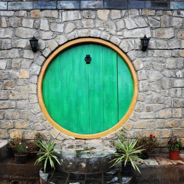Hobbit House Bir, hotel v destinaci Bir
