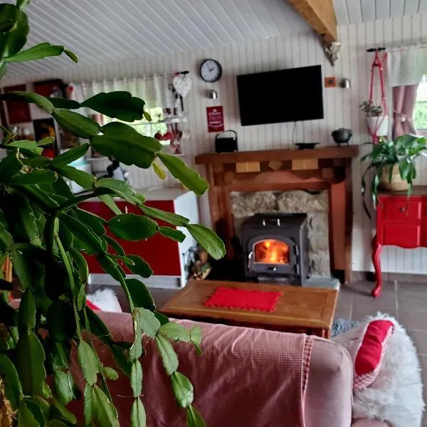 Namaste Gîte, hotel em Plounevez-Quintin