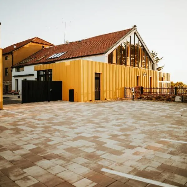 Galerie mlýn Žeraviny, hotel v destinaci Žeraviny