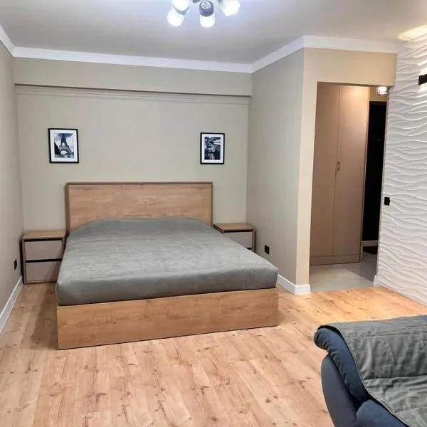 Люкс апартаменты в центре города, hotel v destinaci Karaganda