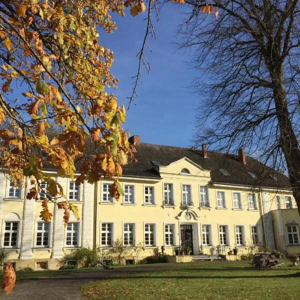 Gut Manderow an der Ostsee, hotel v destinaci Hohenkirchen