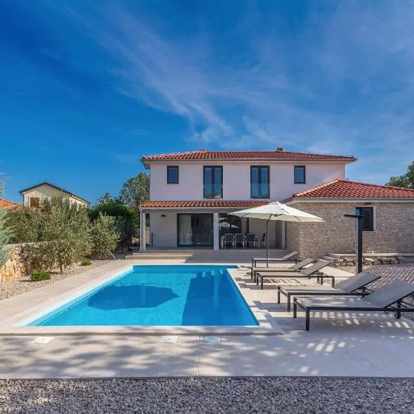 Villa Zora, hotel u Rasopasnom