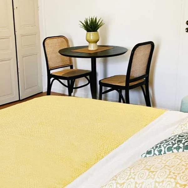 Le Studio Design ⸱ Stationnement gratuit ⸱ Fibre, hotel in Déols