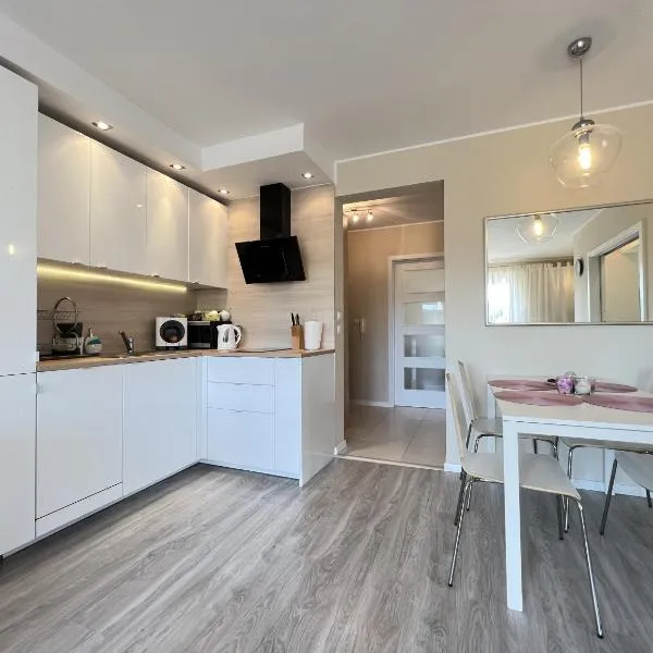 Zdrojowa Sun Apartment、シフィノウイシチェのホテル