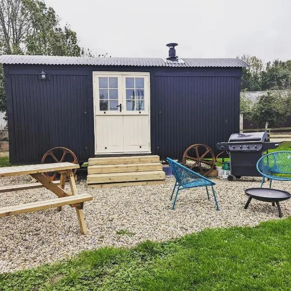 Hexhamshire Shepherd Hut, hotel in Hexham