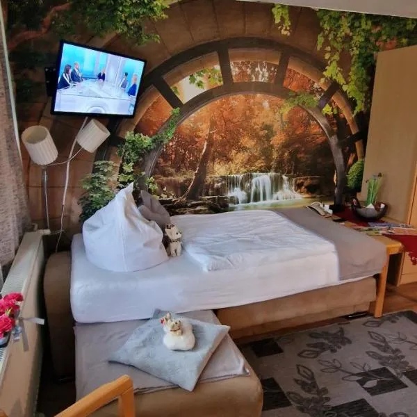 Petersferienwohnung- Ferienwohnung mit Sauna, Pools und großem Balkon im Bayerischen Wald "Sankt Englmar", hotel in Sankt Englmar