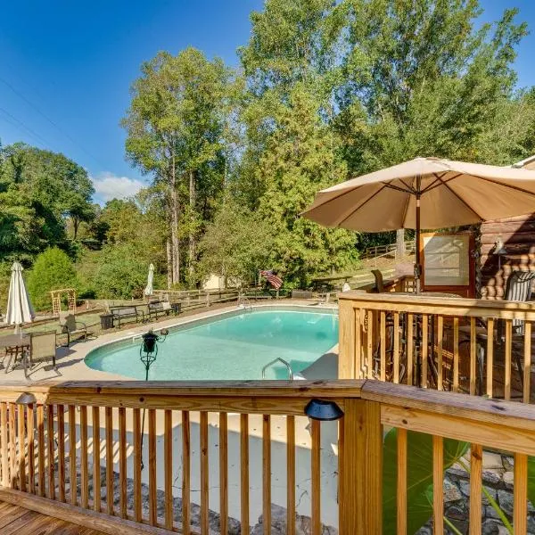 Pet-Friendly Hickory Vacation Rental with Fire Pit!, hotel in Hickory