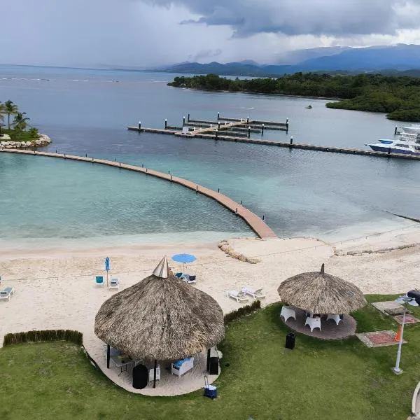 Playa Escondida: Confort y relax en el Caribe, hotel v destinaci María Grande