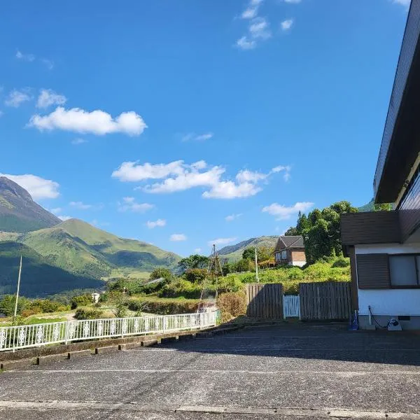 Yufuin Monday 湯布院マンデー，湯布院的飯店