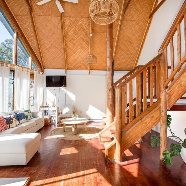 The Treehouse Pet Friendly 2 Mins Walk to Beach, hotel in Culburra Beach