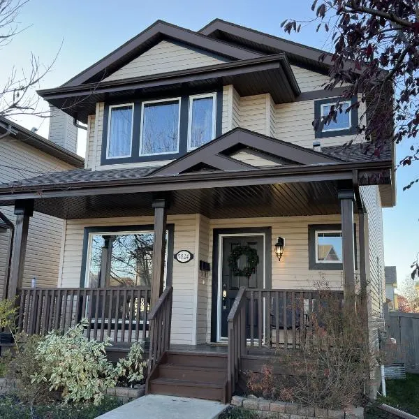 Spacious & Private Retreat near West Edmonton Mall, hotel in Edmonton