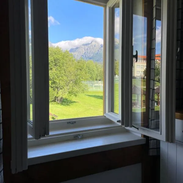 Apartmán Srnka s výhľadom na Vysoké Tatry, hotel in Starý Smokovec