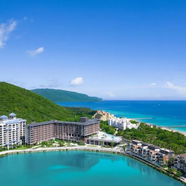 HUALUXE Hotels and Resorts Sanya Yalong Bay Resort, hotel in Luoyushangcun
