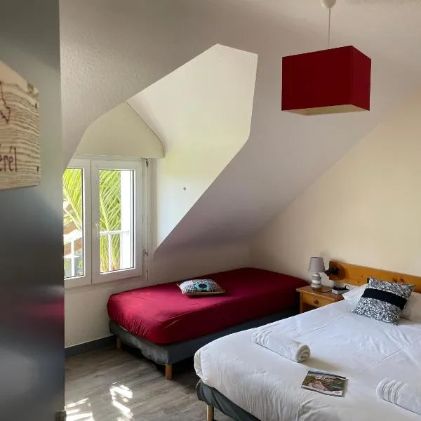 Hotel Aux Tamaris, hotel in Sauzon