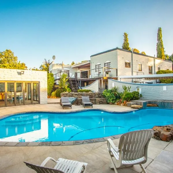 Villa Luisa: Sun-filled hidden gem with Pool., hotel in Cape Town