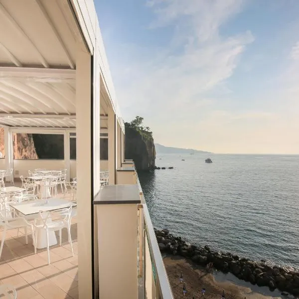 Hotel Giosue' a mare Sorrento – hotel w mieście Meta