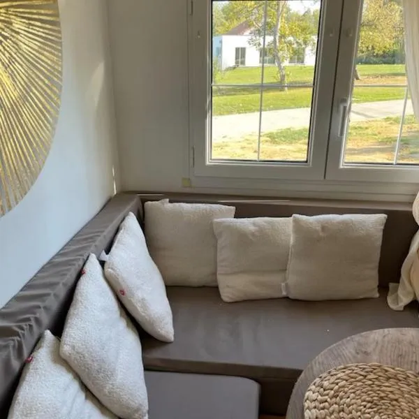 TINY HOUSE, hotel v destinaci Souvans