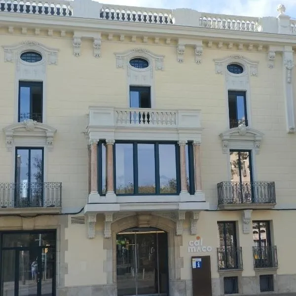 Cal Maco Alberg i centre de visitants, hotell i Igualada