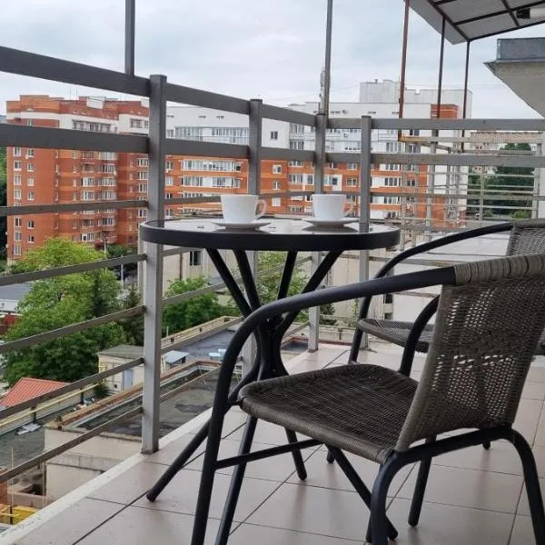 Затишна квартира біля парку Відродження, hotel in Ternopilʼ
