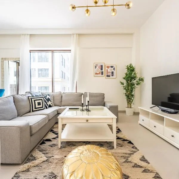Dubai Creek Gem, Stylish Condo With Two Balconies, hotel a Dubai