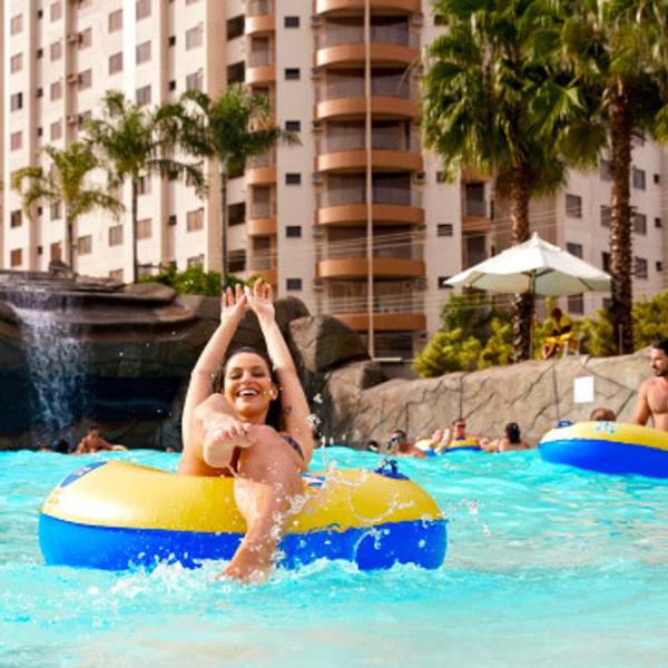 Apartamentos com piscinas em Caldas Novas