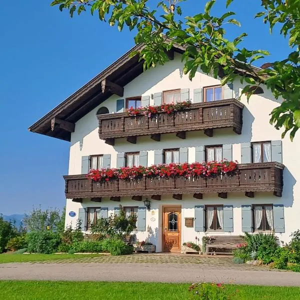 Asbichlerhof, hotel v destinaci Bad Endorf