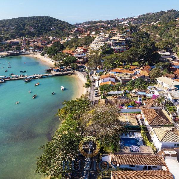 Pé na Orla Bardot!Condomínio frente mar, casa 4 suites BZ48