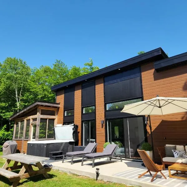 Chalet Orkidea, hotel in Chertsey