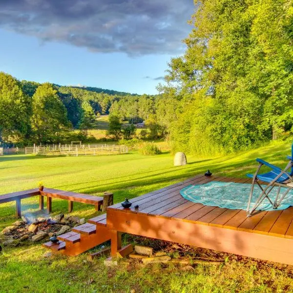 Hendersonville Cabin Near Hiking and Waterfalls!, hotel v destinaci Hendersonville