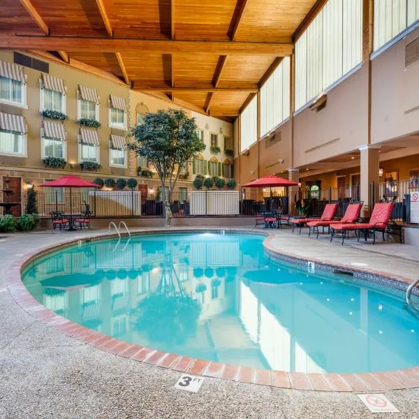 Best Western Plus White Bear Country Inn, hotel in White Bear Lake