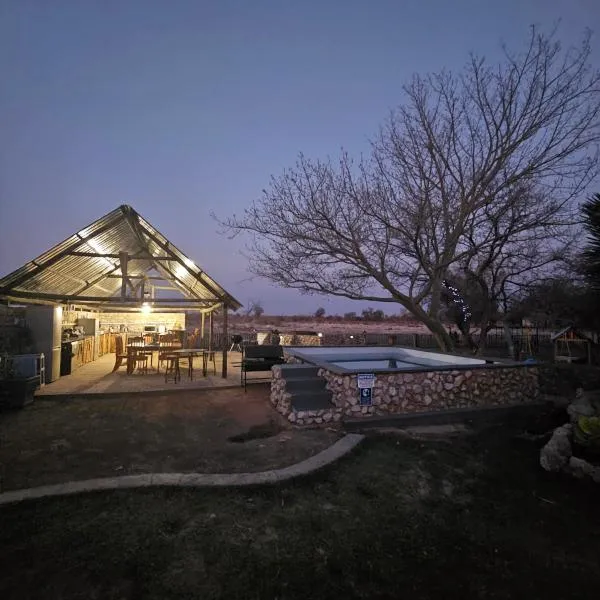 Tamboti Farm Accommodation, hotel di Tsumeb