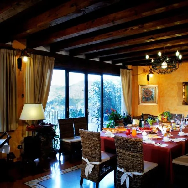 La Casa sulla Collina d'Oro, khách sạn ở Aidone