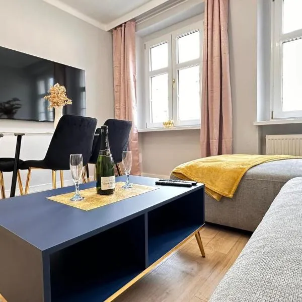 Apartament Złoty w Opolu, hotel in Opole