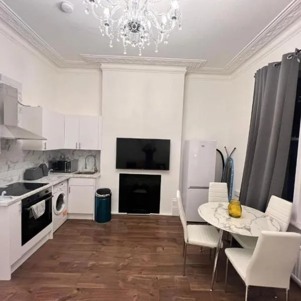 Iconic One Bed Apartment in Chiswick, готель у Лондоні