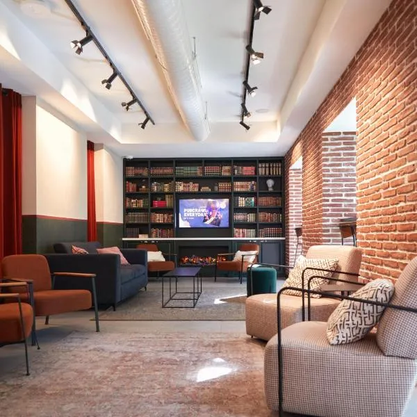 LATROUPE Prado Hostel, hotel v destinaci Madrid
