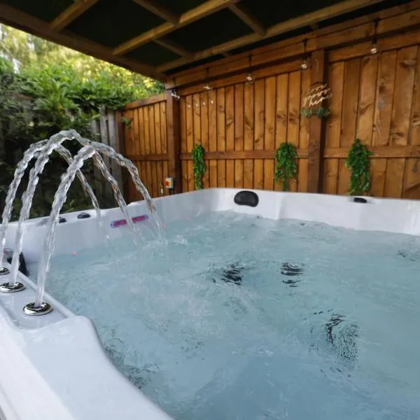 Oasis Retreat Hot Tub Cupar, hotell i Luthrie