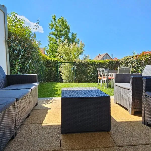 Grand 3 pièces, 2 jardins, Parking sous sol., Hotel in Deauville