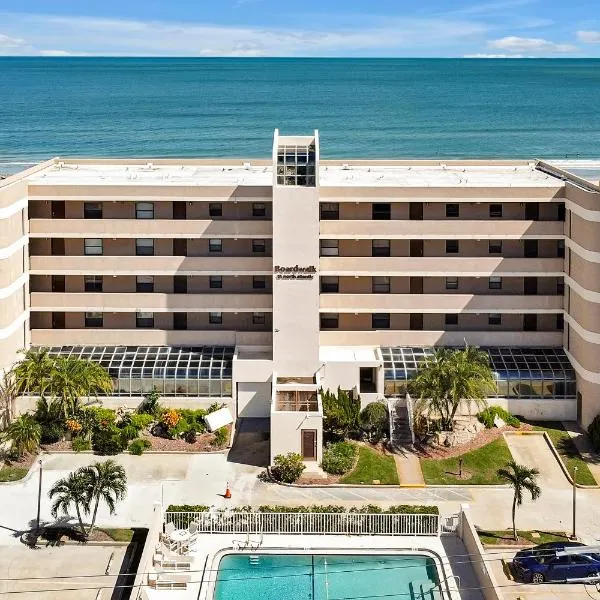 Direct Oceanfront Condo with amazing Views near Cocoa Beach, hotel v destinaci Cocoa Beach