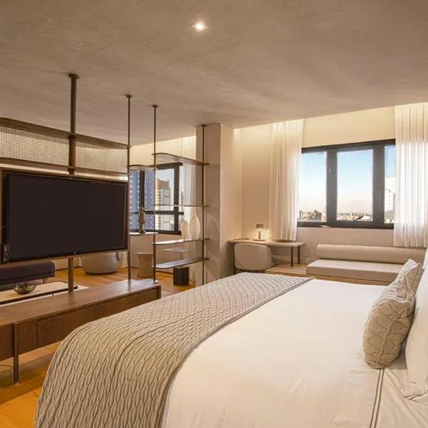 QOYA Hotel Curitiba, Curio Collection by Hilton, hotel di Curitiba