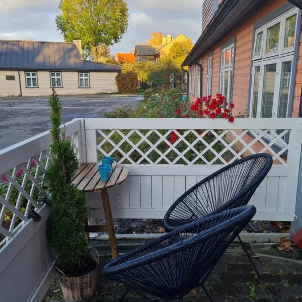 Free Parking l Everything nearby l Easy Self Check-In, hotell i Pärnu