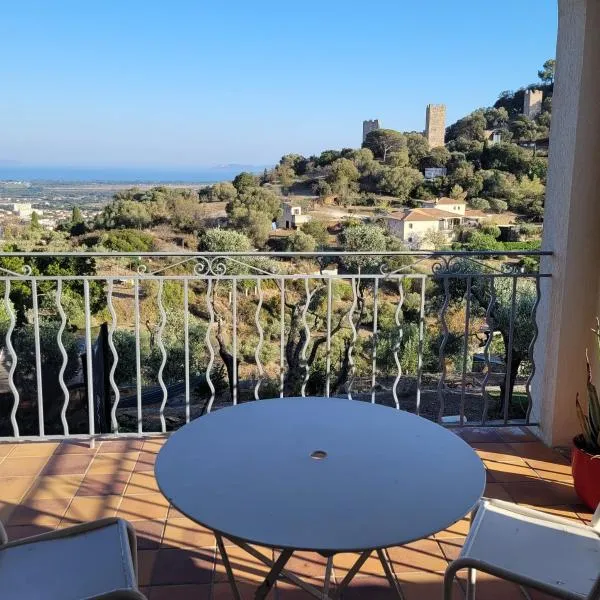 Chambre confortable vue sur mer, hotel v destinaci Hyères