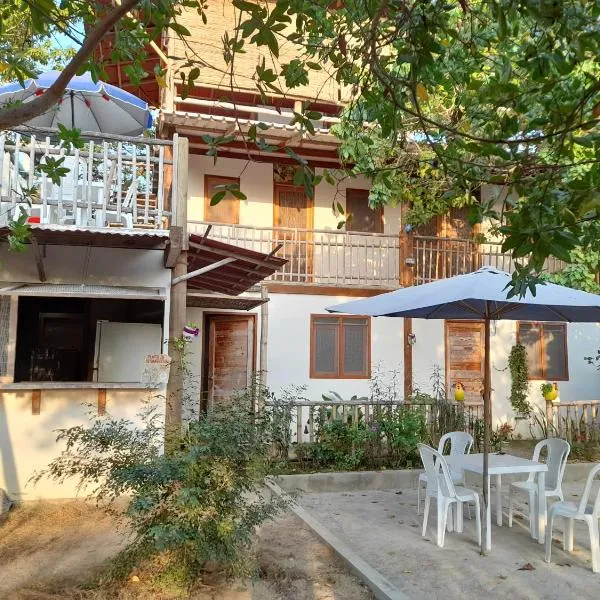 Hostal El Nido del Azulejo, hotel v destinaci Barú