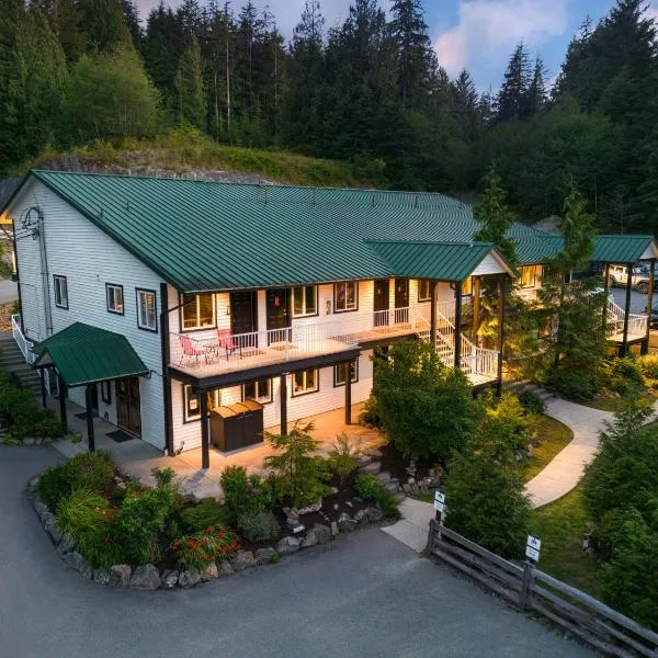 West Coast Trail Lodge โรงแรมในพอร์ตเรนฟริว