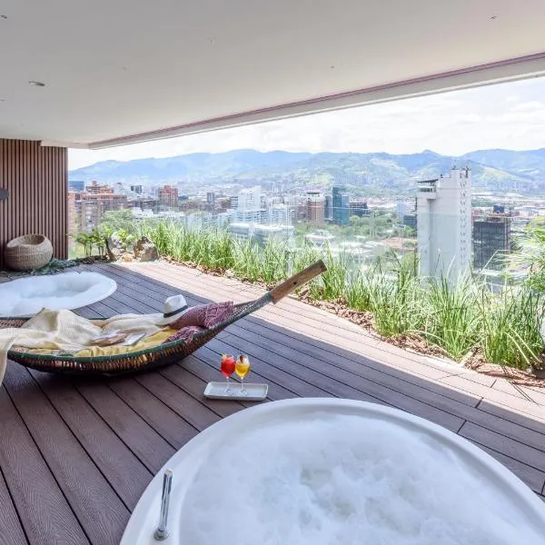 Diez Hotel Categoría Colombia, hótel í Medellin