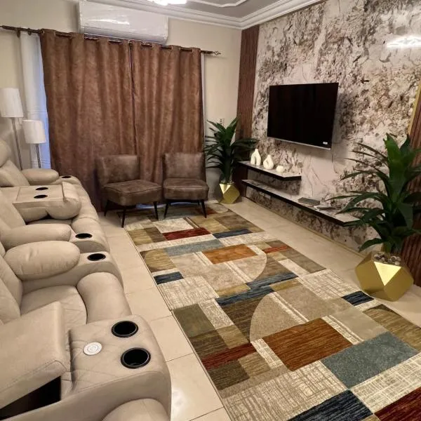 Madinat Al Ashir min Ramadan에 위치한 호텔 Luxurious VIP apartment in Madinaty furnished with high end hotel furniture