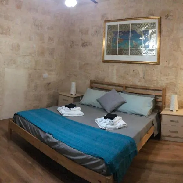 Floriana Cosy Townhouse 5 min walk to Valletta, Hotel in Floriana