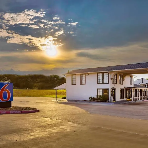 Motel 6-Bryan, TX - College Station, hotel v destinaci Bryan