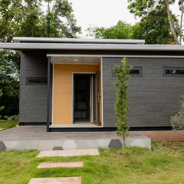 Halo Retreat, ξενοδοχείο σε Hòa Bình