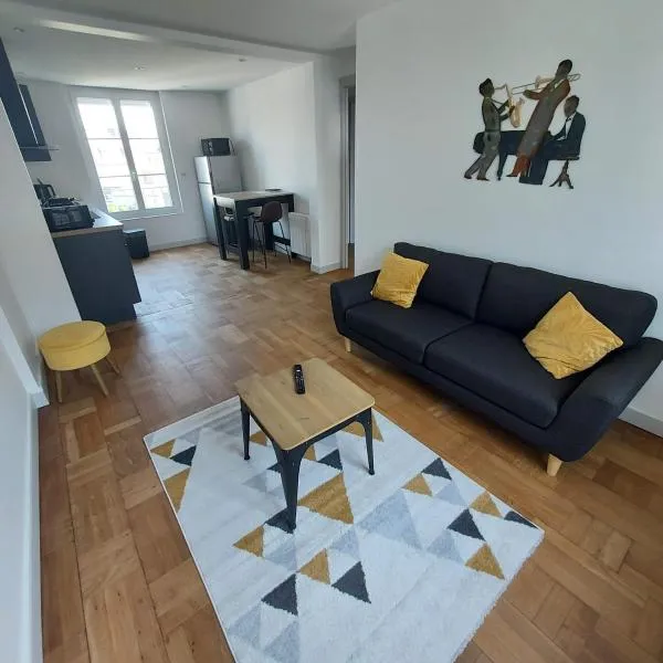 Superbe appartement F2 refait à neuf plein centre, hotel v destinaci Coutances